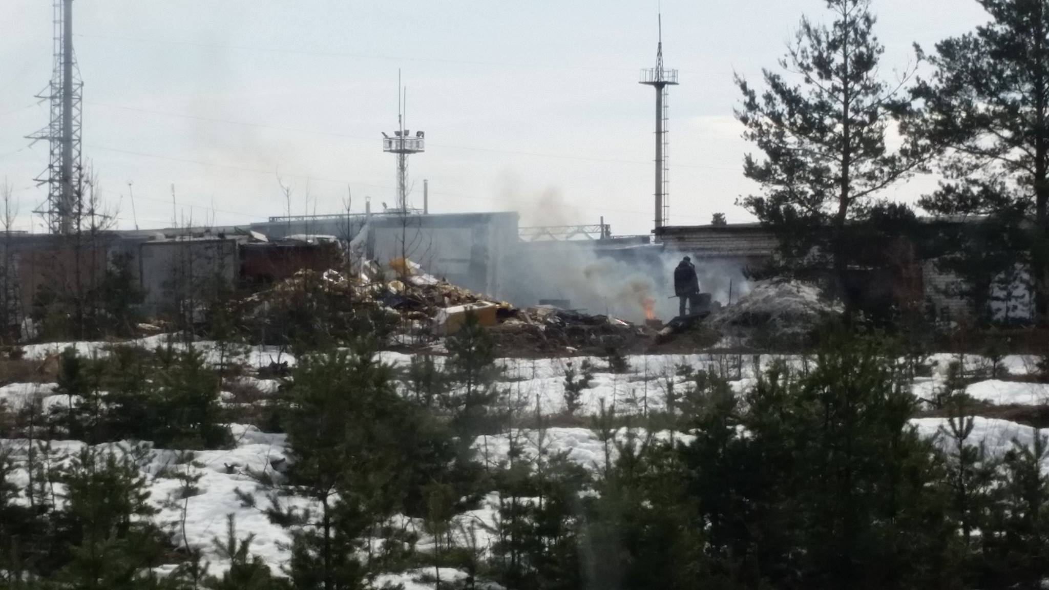 Жгут мусор под Дзержинском.jpg