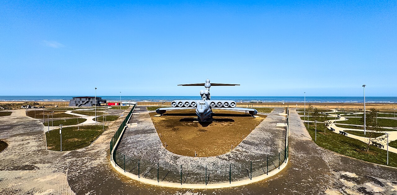 The «Lun» ekranoplan on shore