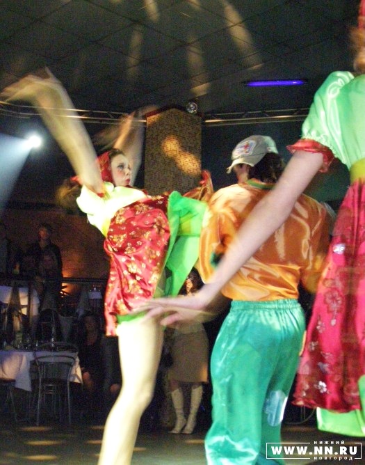 2007 show, clown dance number
