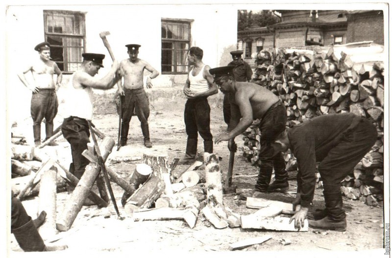 Bogorodsk firefighters. Fire station yard, 1972
