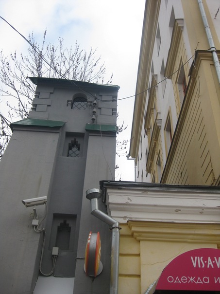 How the tower blocks the windows of the house. Note the ratio of the object's width to its height