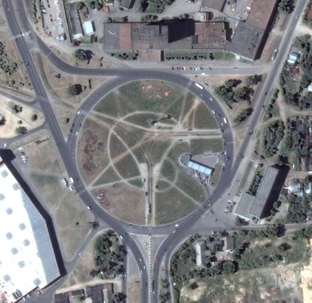Komsomolskaya Square on Google Maps