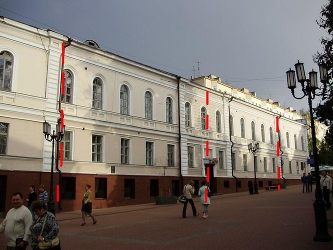 "Дом Офицеров Нижегородского Гарнизона". Красным пунктиром отмечено здание спортзала, на которое претендует Нижегородская Епархия РПЦ