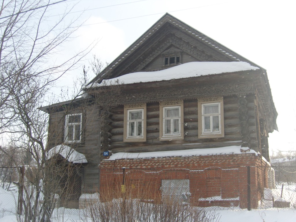 A typical poludomok of the 19th century. The Sergeyev house. The settlement of Vorotynets . 1877
