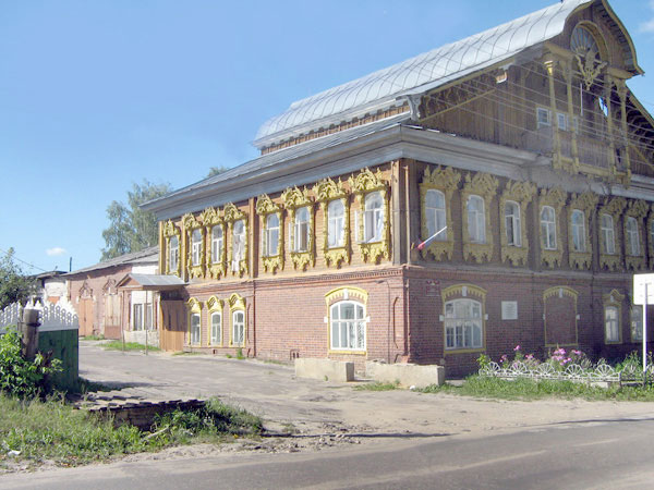 House with ornate carved décor in Markovo. A 19th-century wooden architecture monument