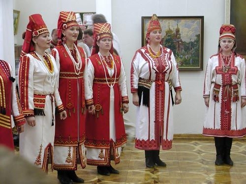 Women's national costumes of the Erzya
