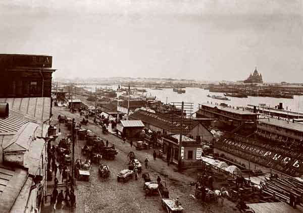 Nizhne-Volzhskaya Embankment. 1900s. Photo by Dmitriev