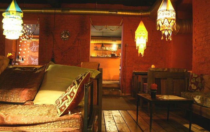 Interior of the Del Para lounge café
