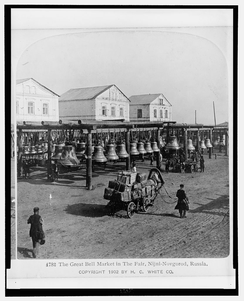 The Great Bell Market in Nizhny Novgorod. 1902