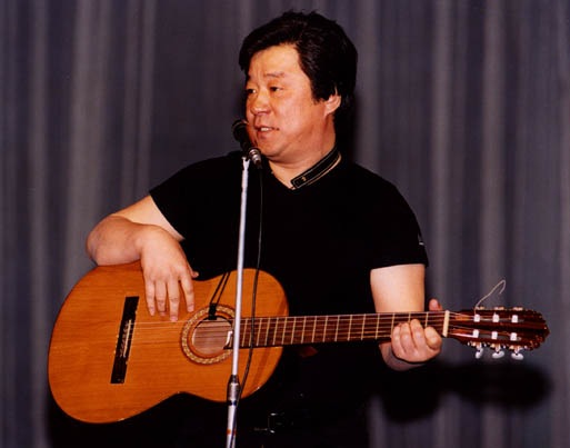 Lyubomir Tyan performs dramatic songs