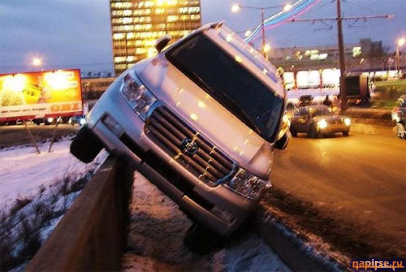 Traffic accident on Molitovsky Bridge
