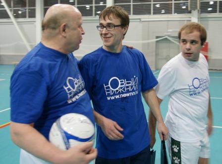 Blogger friends before a friendly match