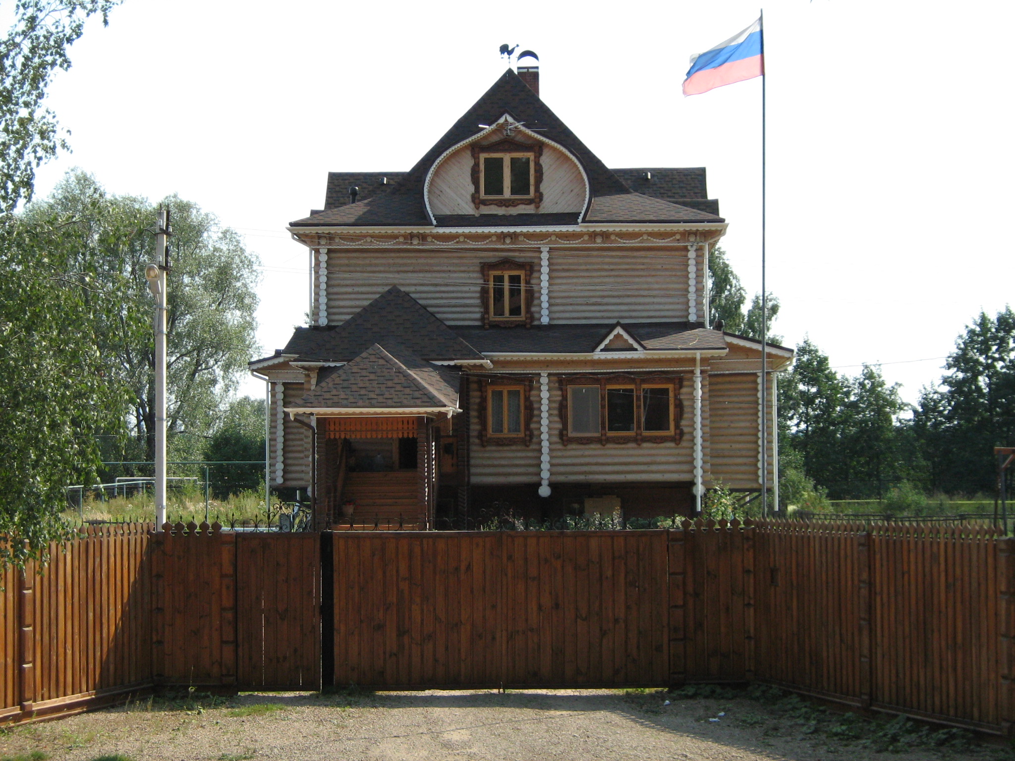 One of the cottages in Zelenyy Town (Rassvet settlement)