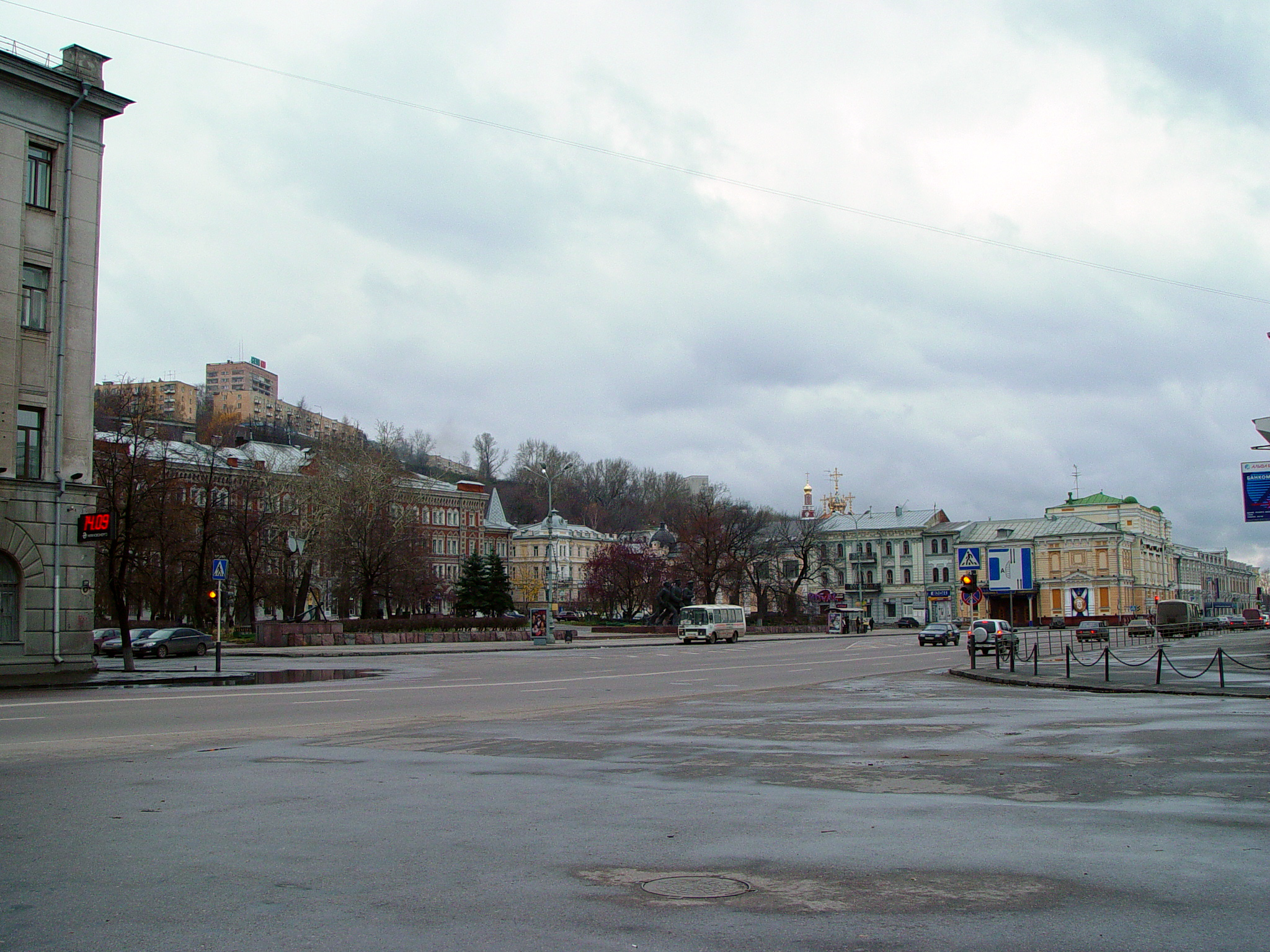 Площадь Маркина, вид со стороны набережной