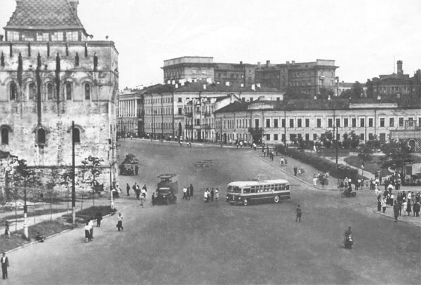 A trolleybus at Minin Square , 1960s