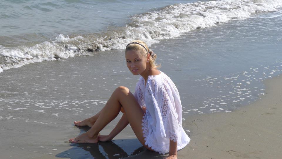 Anna Tatarintseva and the sea