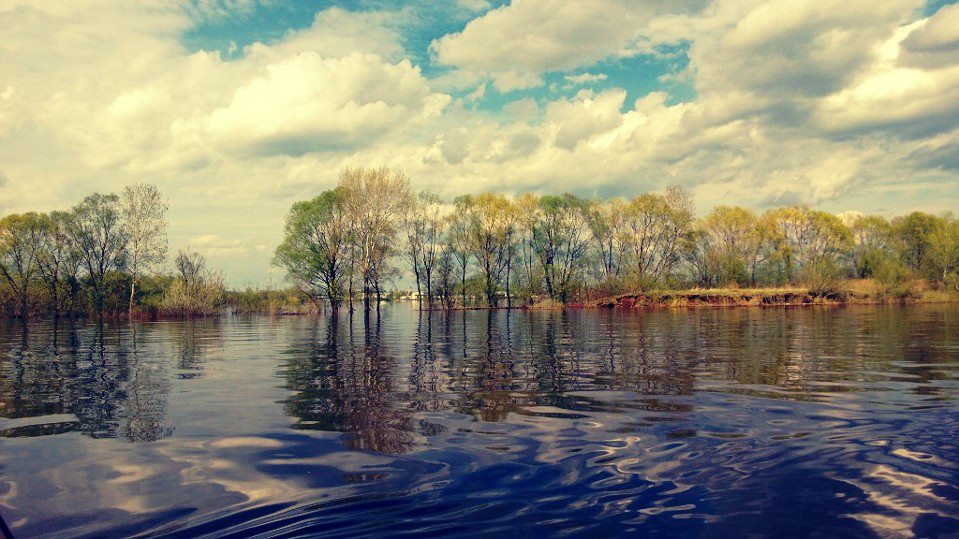 The best part of Nizhny Novgorod yachting is the same as in tourism generally: beautiful nature, views, camaraderie. Floodplain land on the left bank of the Volga
