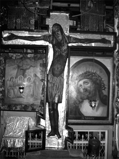 A copy of the Life-Giving Cross of the Lord kept in the Trinity Church of Vysokovo in Nizhny Novgorod . Photograph from 2005 by V.E. Shmatov