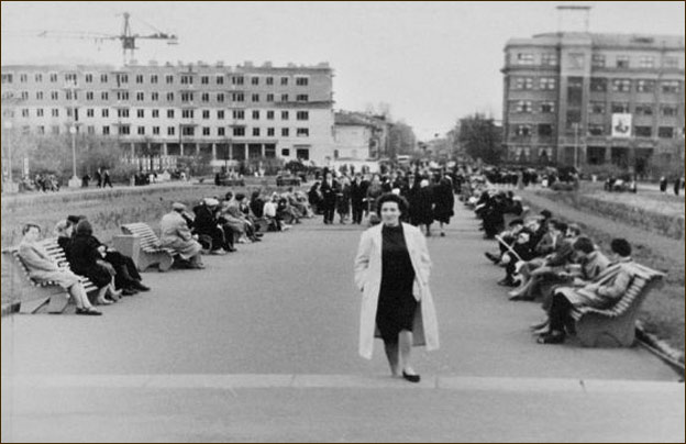 Gorky Square, Soviet era. Buildings under construction are visible in the background