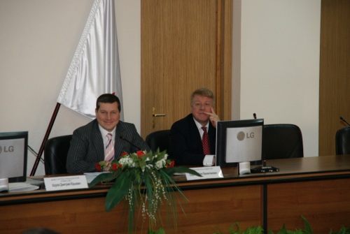 At a meeting of the City Council commission on the selection of a City Manager