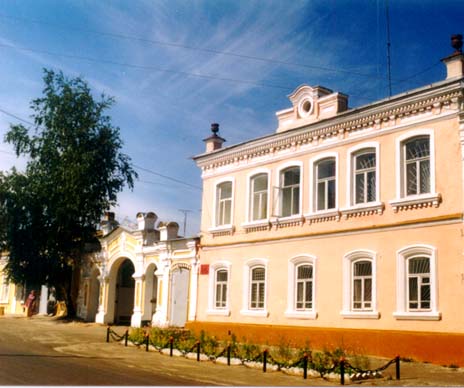Старинное здание на улице Алешкова