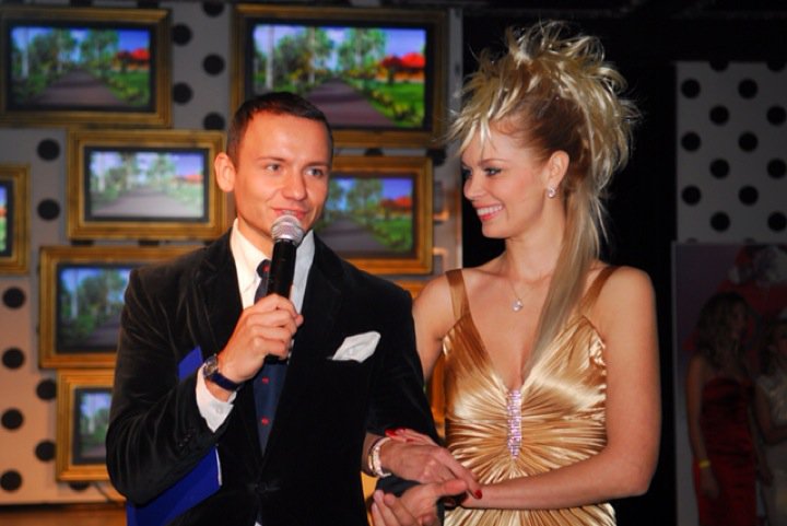 Anna Tatarintseva and a TV host