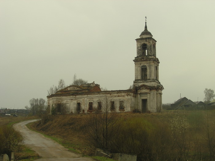 Trinity Church in the village of Borisovo Pole