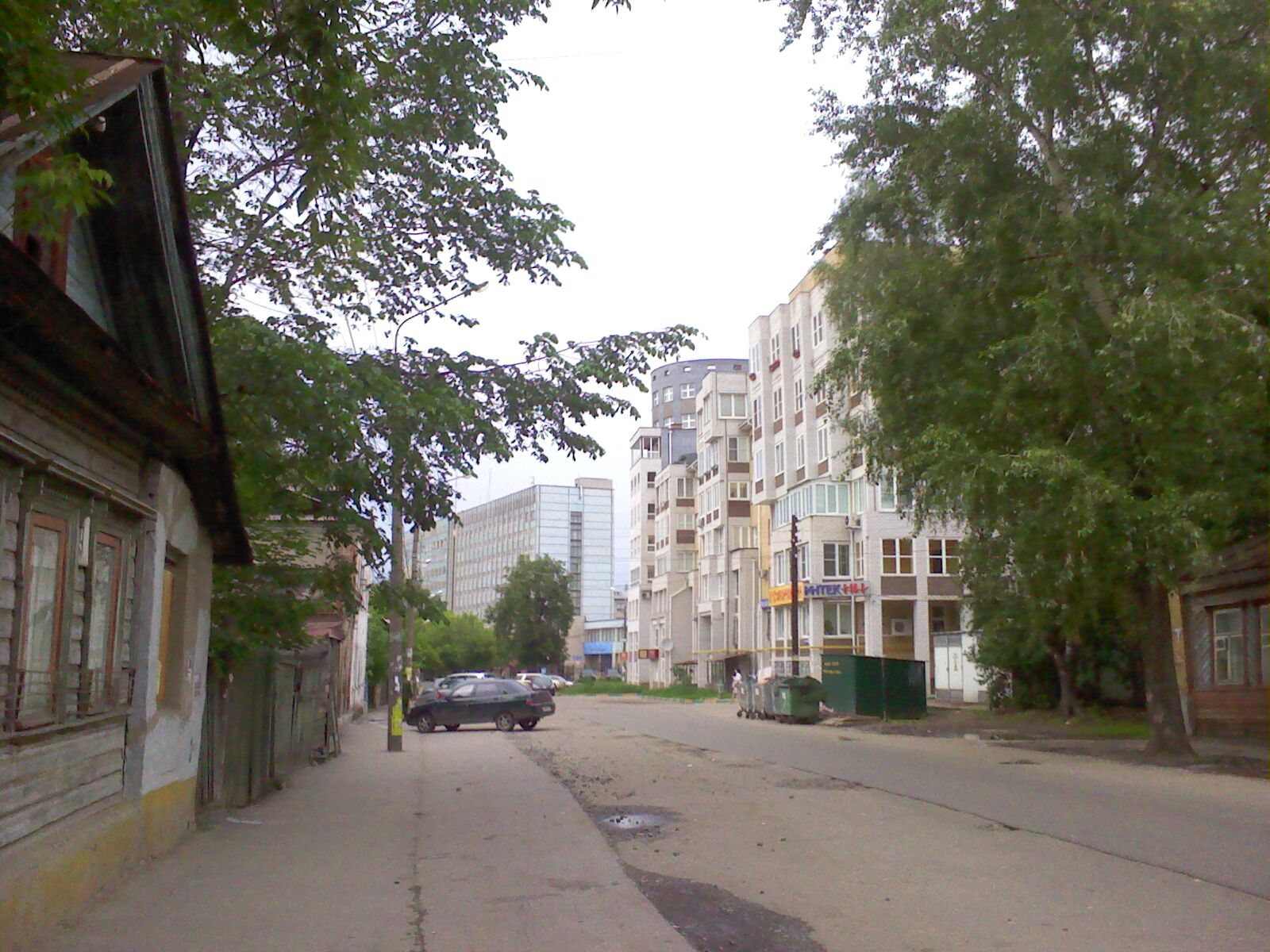 Oboznaya Street. Photo by Vladimir Gomozov