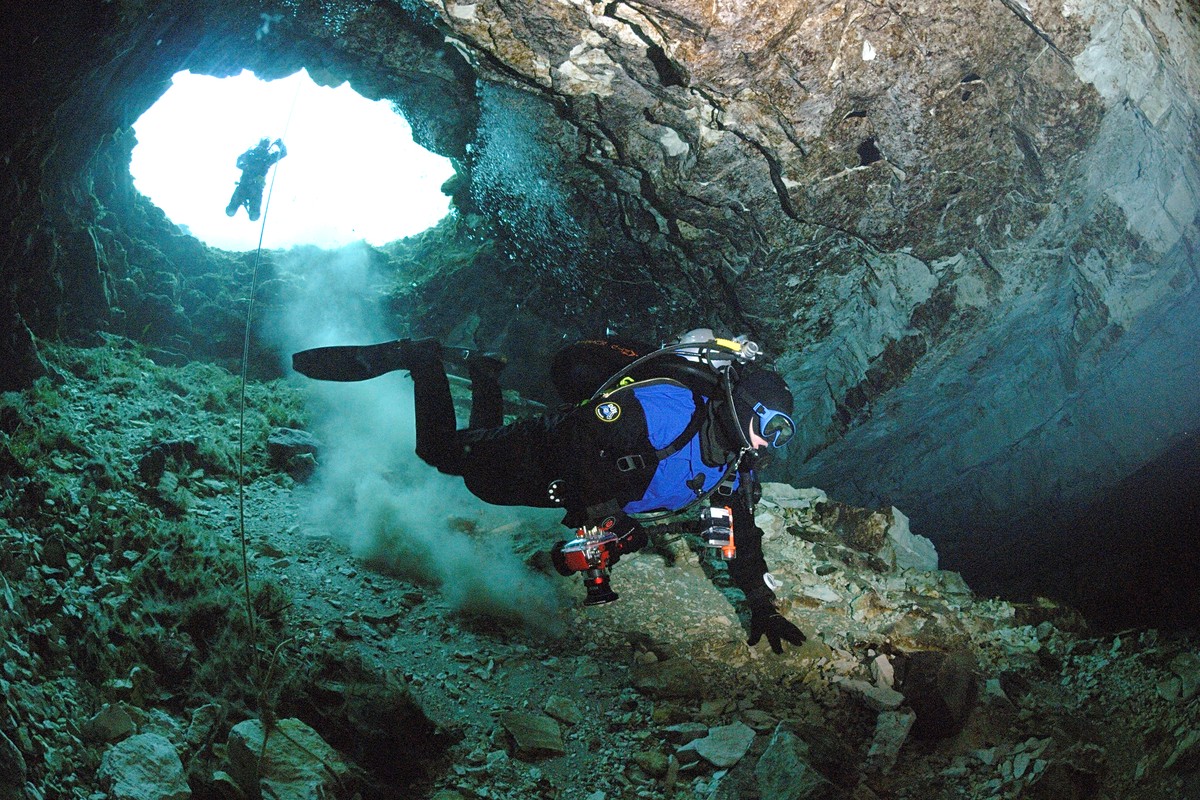 Entrance to the cave of Vad Lake
