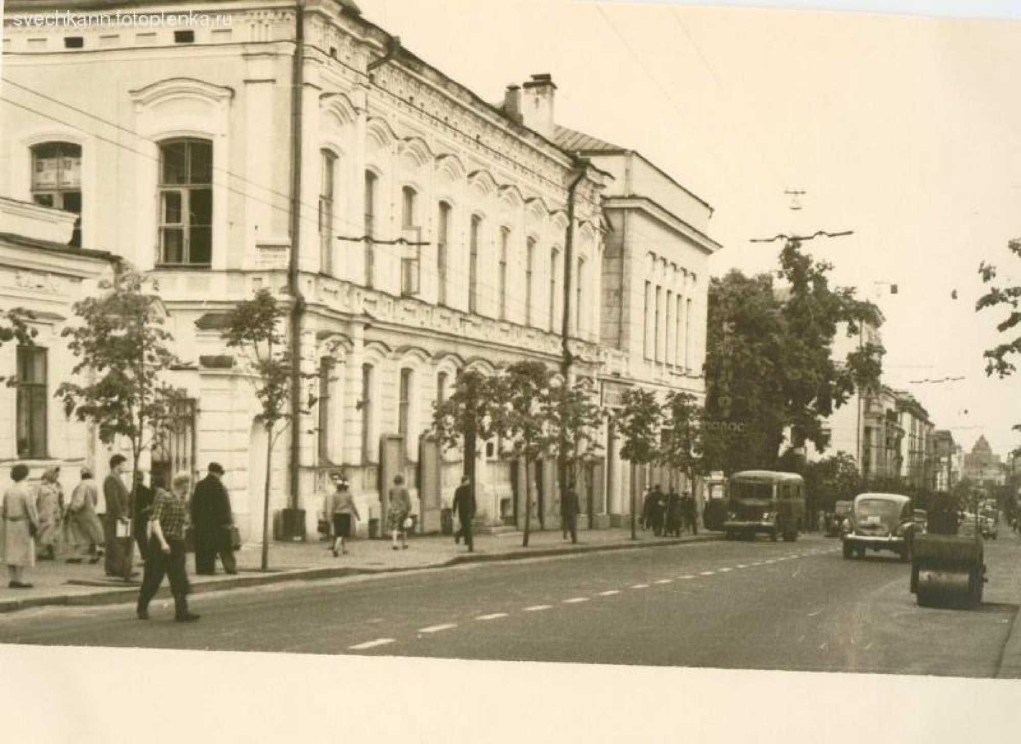Большая Покровская улица пешеходы автобус