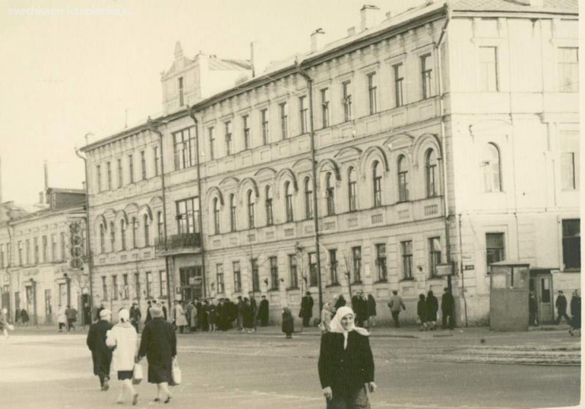 Прохожие на главной улице города, носившей тогда имя Якова Свердлова. Горький, 1960-е.