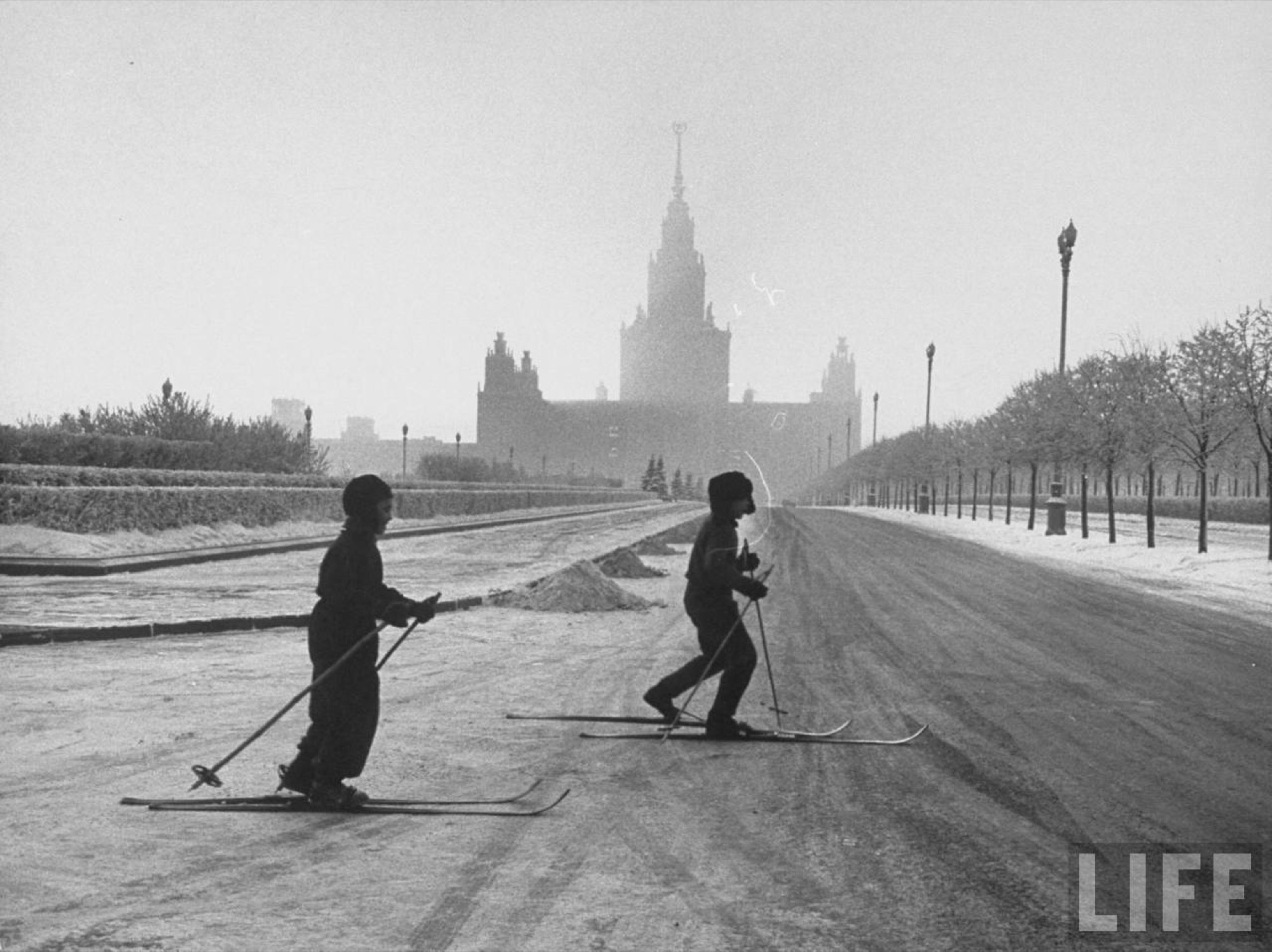 Moscow, Moscow State University, skiers, Sparrow Hills