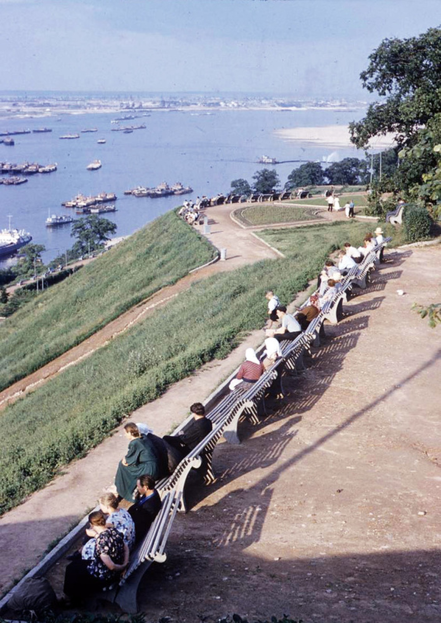 Otkos, Volga riverbank, benches, 1960s