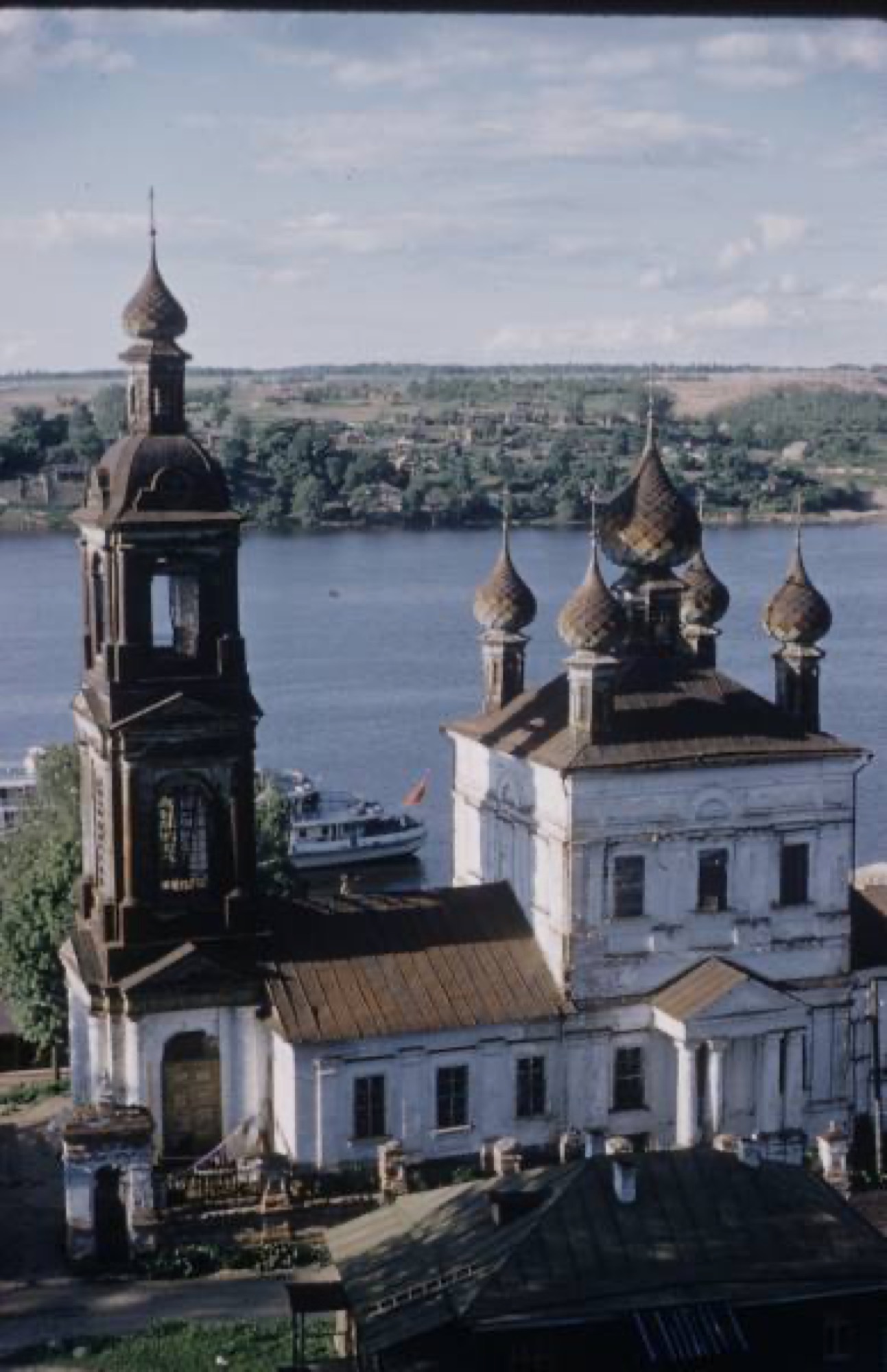 Church, Volga riverbank, provincial town