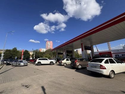 АЗС в Нижнем Новгороде, очередь автомобилей