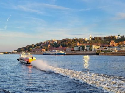 Судно «Валдаев» на маршруте Нижний Новгород — Бор