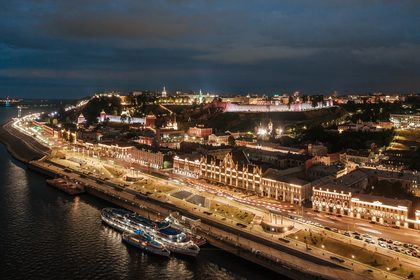 Нижневолжская набережная, ночной вид