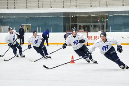 Тренировка хоккейного клуба Торпедо