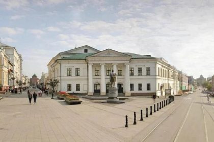 Памятник министру юстиции Российской империи Дмитрию Замятнину начали устанавливать на Б. Покровской