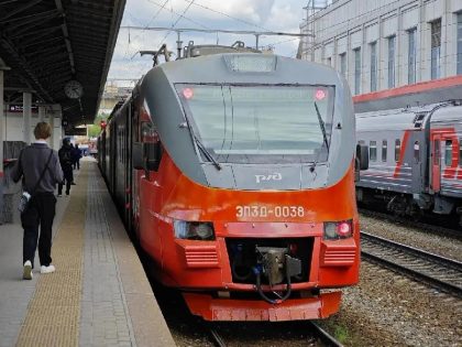 Дополнительные пригородные поезда на Бор назначили с 1 сентября