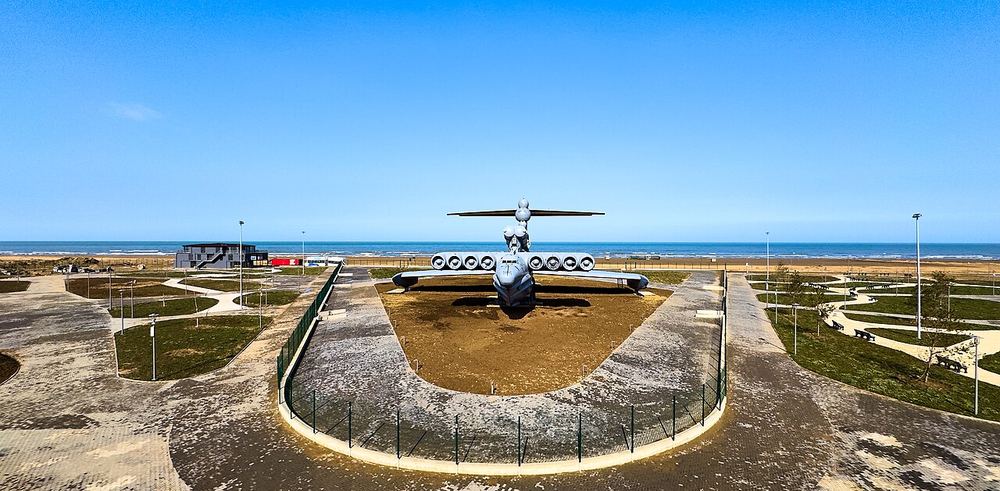 The «Lun» ekranoplan on shore