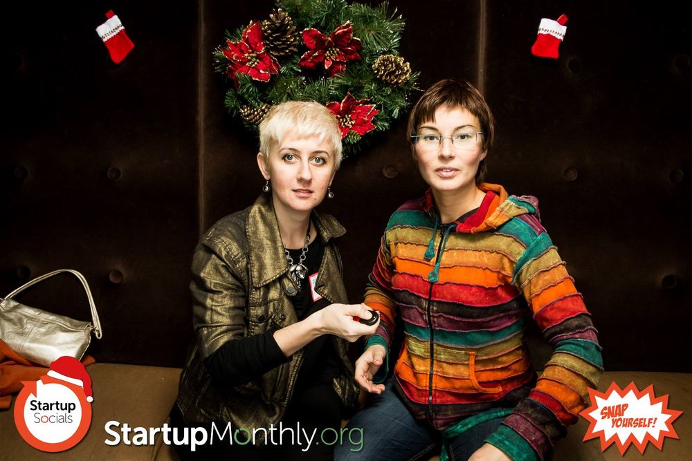 Startup Socials, 19 декабря 2013 года: Анна Прасикова справа