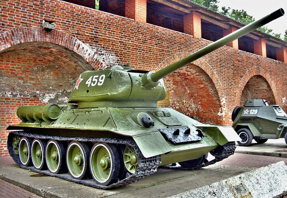 Т-34-85 сормовской постройки в Нижегородском кремле, 2012 год