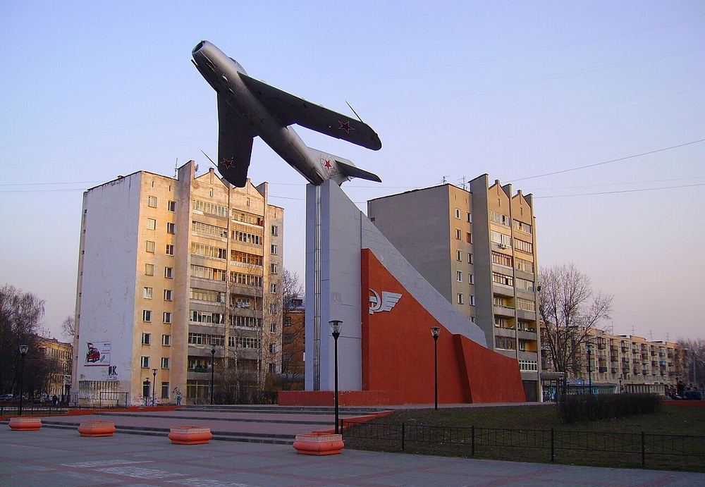 The MiG-17 monument in the Moskovsky District of Nizhny Novgorod, not far from the Sokol aircraft plant, 2008