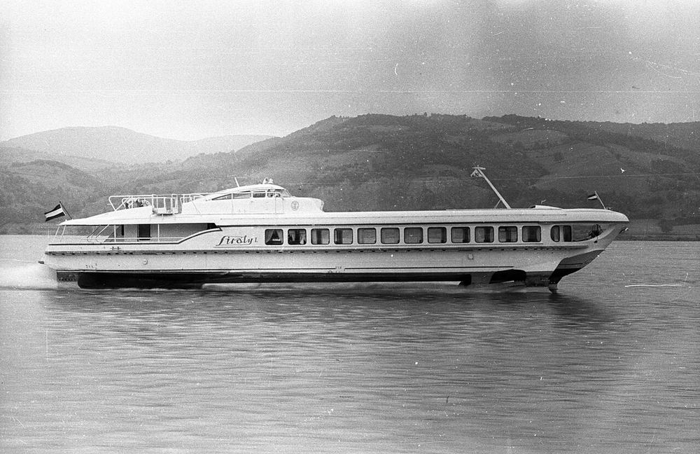 The Raketa-type hydrofoil Sirály I of the Hungarian state company MAHART on the Danube, 1962