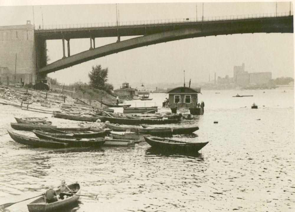 Kanavinsky Bridge, boat mooring, Oka River