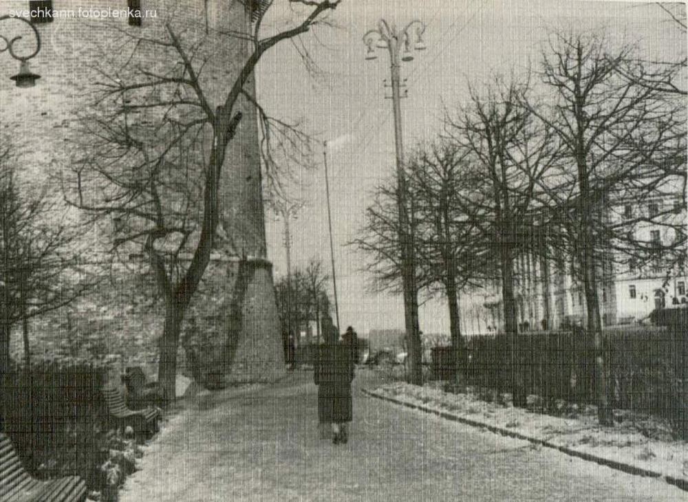 Аллея вдоль кремлёвской стены. Горький, 1950-е