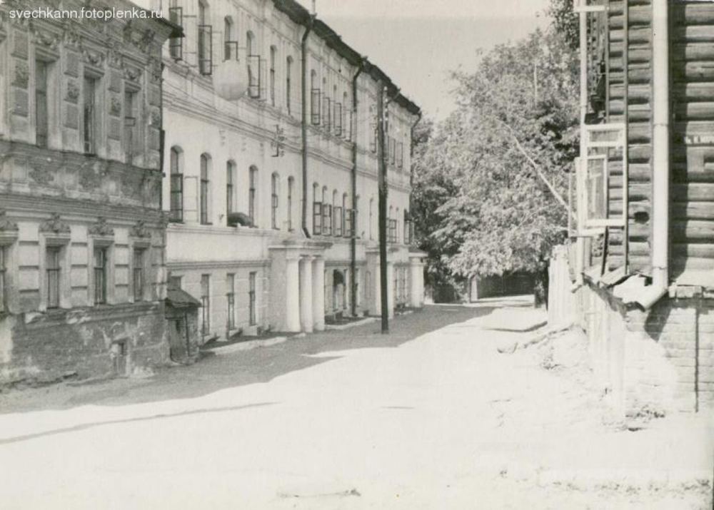 Старая улица купеческие особняки