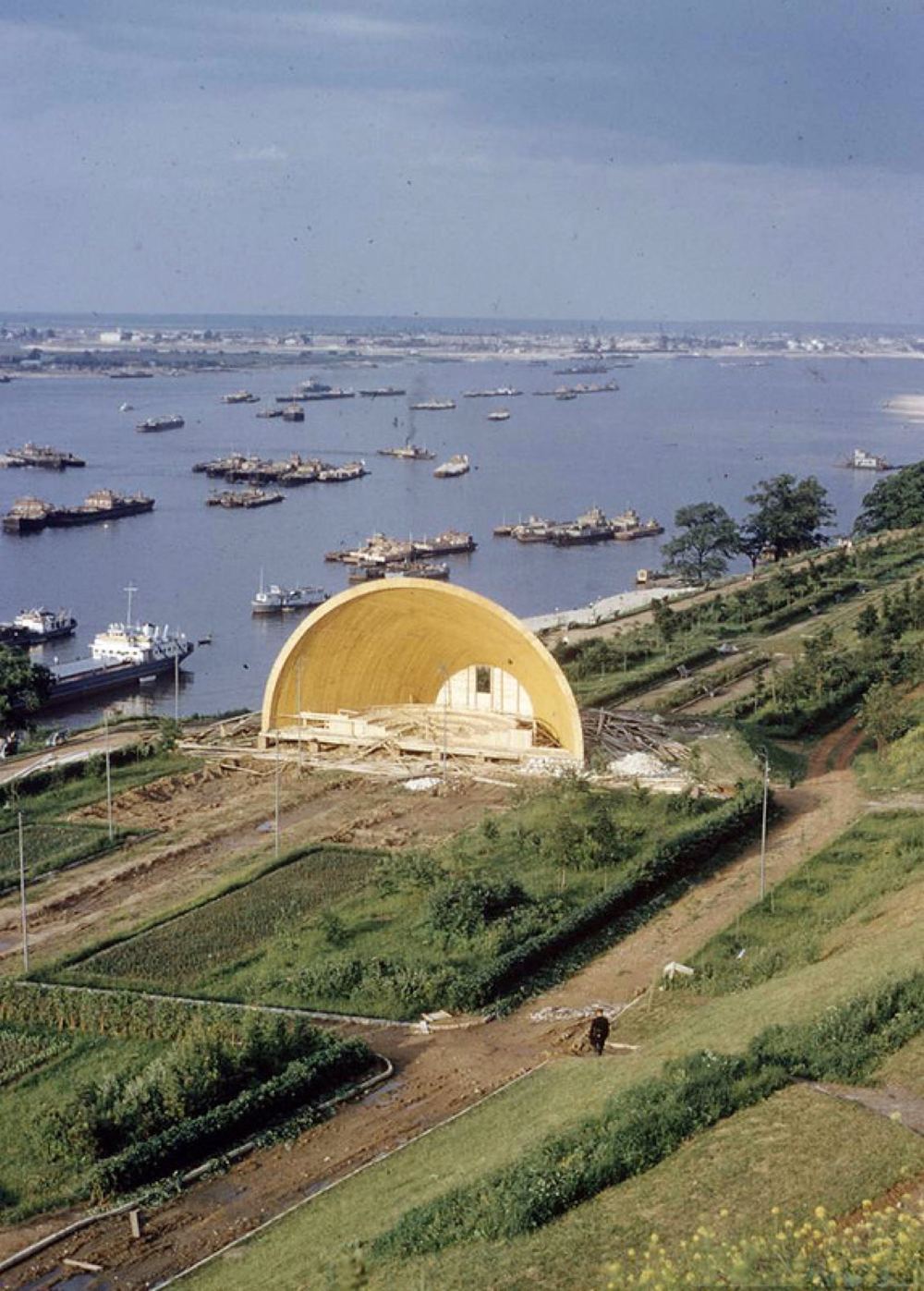 Строительство ракушки на Волжском откосе 1970-е