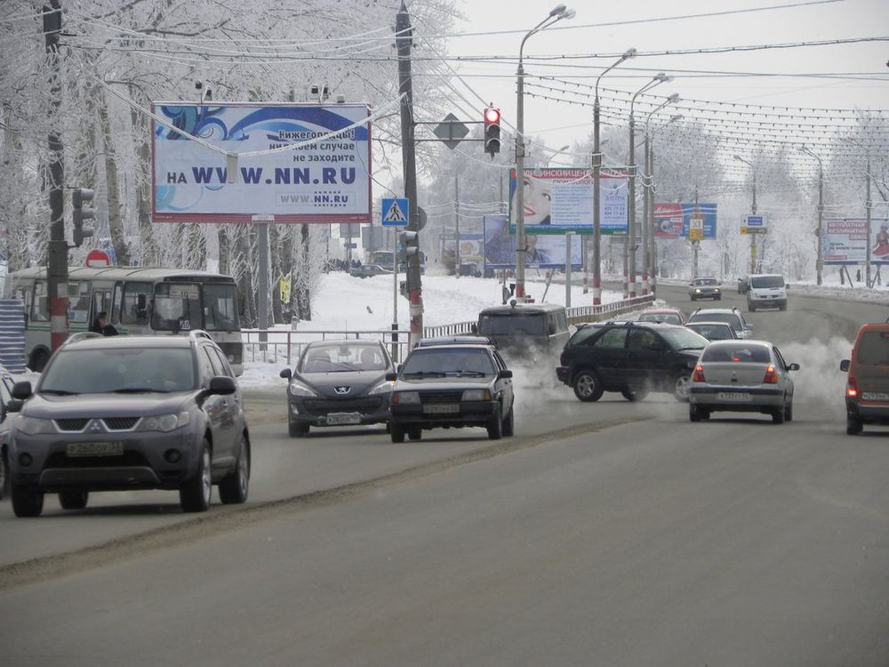 Рекламный щит www.nn.ru на городской улице, 2010 год